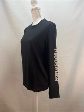 Moosejaw Women’s Long Sleeve Logo Tee Casual Outdoor Lifestyle T-shirt Top